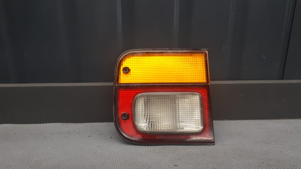 ICHIKOH 4762 lampa klapy prawa mazda MPV I LV 94r
