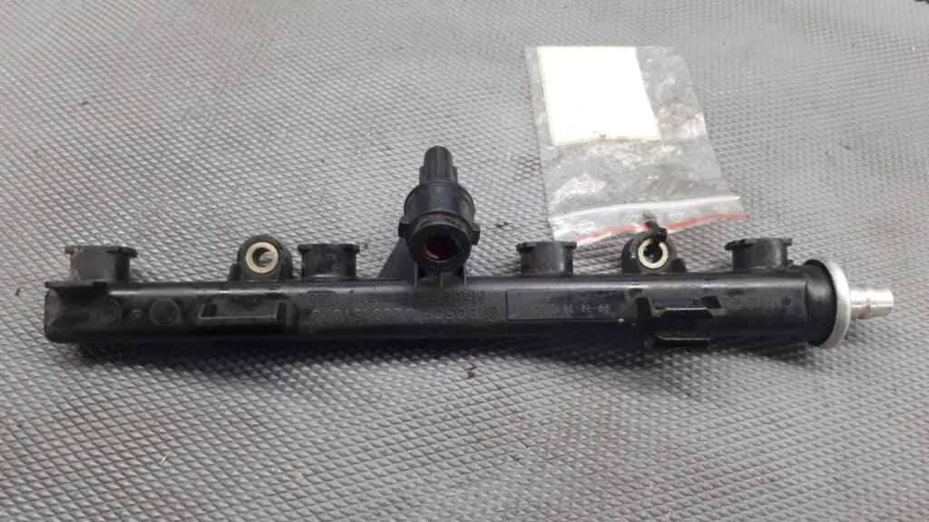 0280151073 listwa wtryskowa fiat punto II 1.2 16v