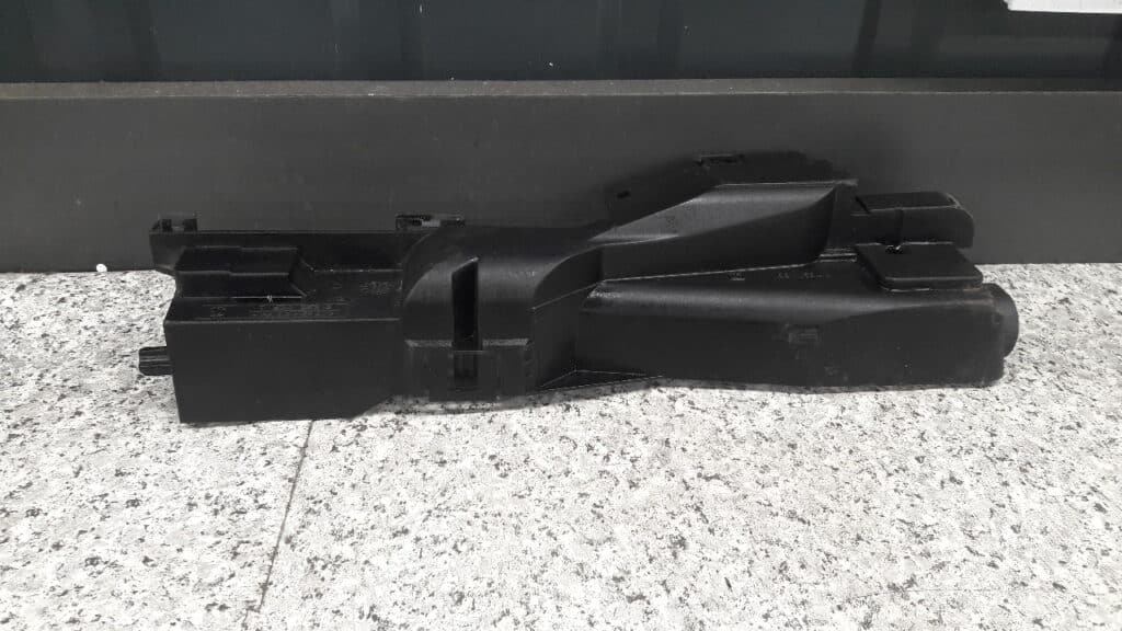 155985548 Oslona obudowa chlodnicy BMW E46