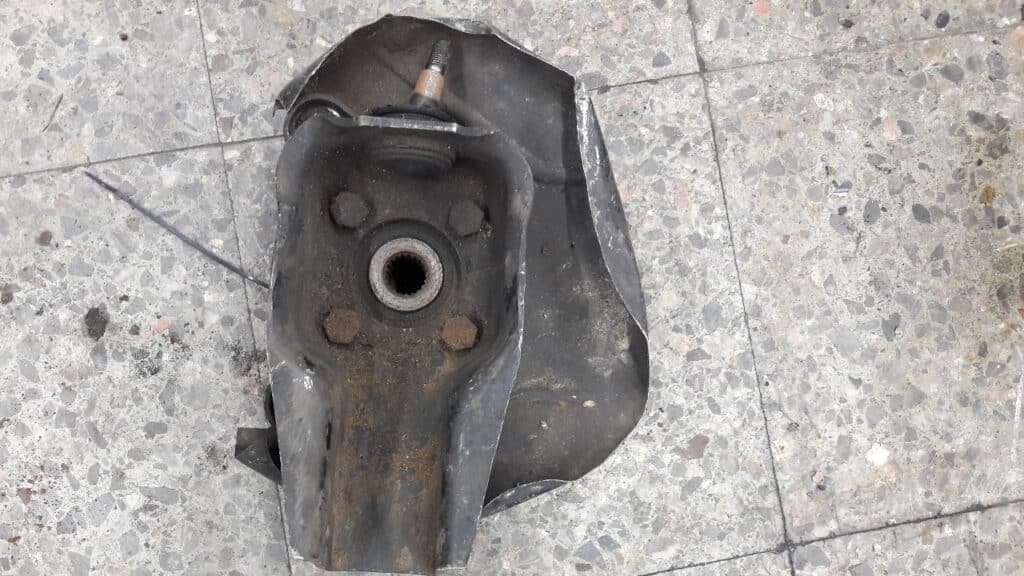 zwrotnica piaasta lewy przod fiat panda I 87r