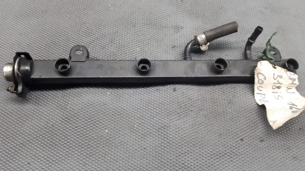 1734355 listwa wtryskowa bmw e36 1.6 1.8