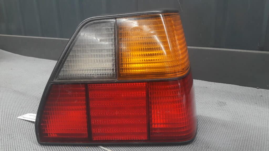 191945112b lampa prawy tyl vw golf II europa
