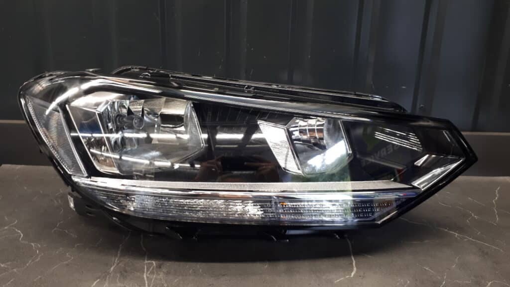 5TB941006C Reflektor prawy przód VW Touran III