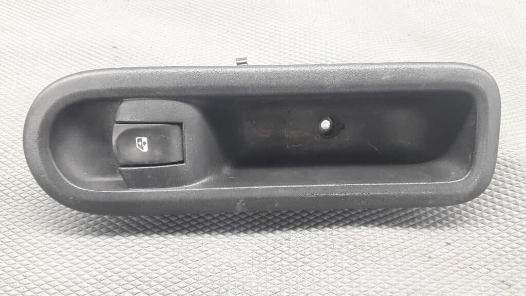 8200356517B Wlacznik szyby prawy przod TWINGO II