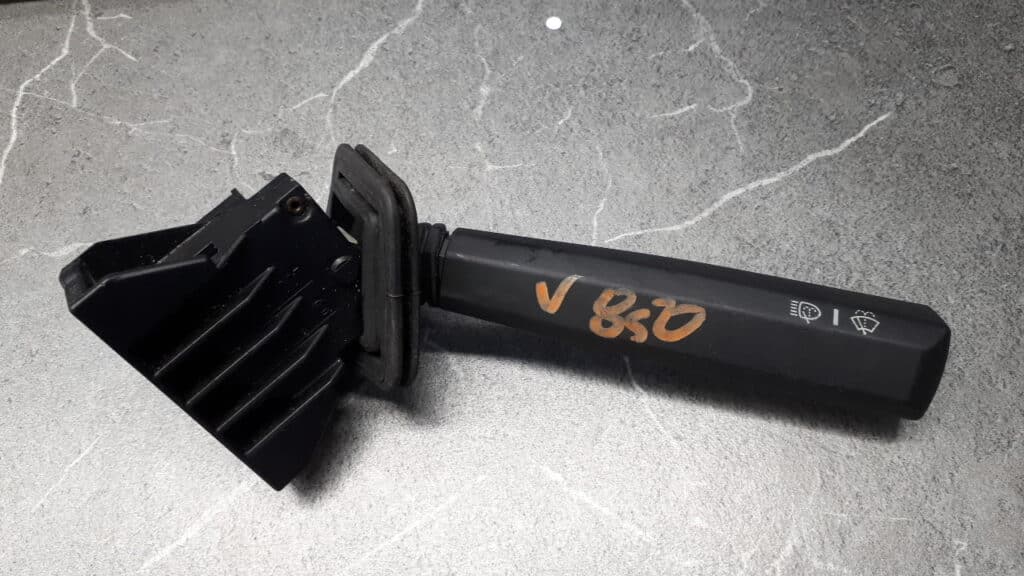 01837121 przelacznik volvo S90 97-98
