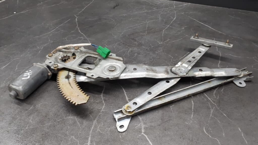 mechanizm szyby lewy tyl subaru legacy II 94-99R