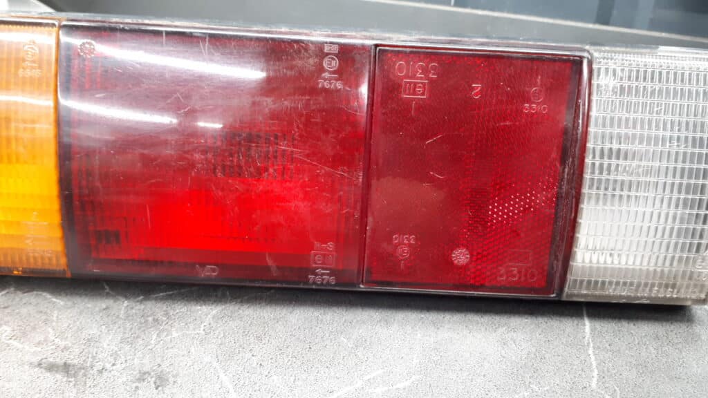 53272r3 lampa lewy tyl opel rekord e hella