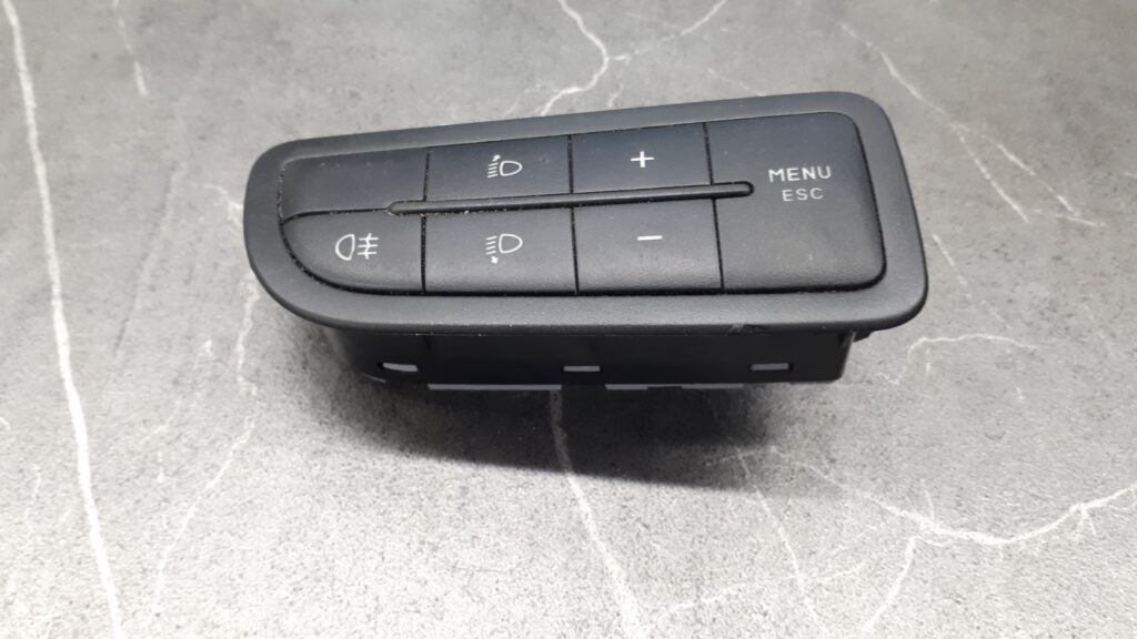 7354423230 przełącznik świateł Peugeot Bipper
