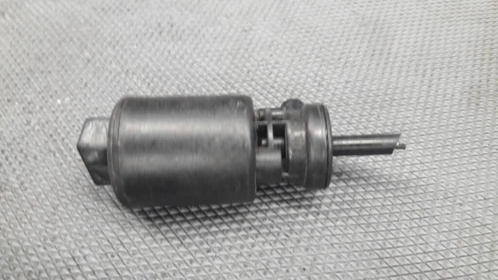 pompka spryskiwaczy clio I r19