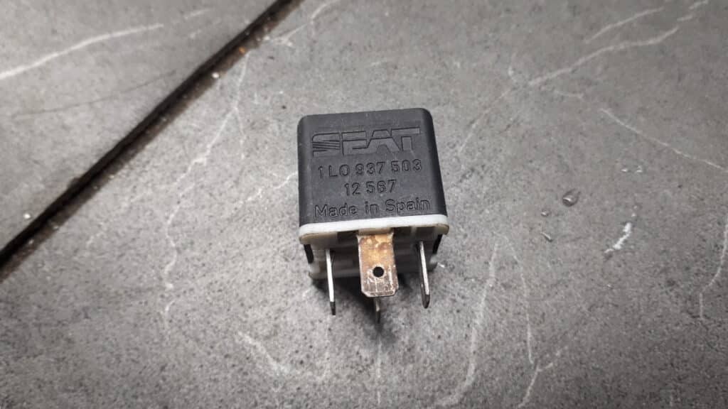 1l0937503 przekaznik seat vw audi