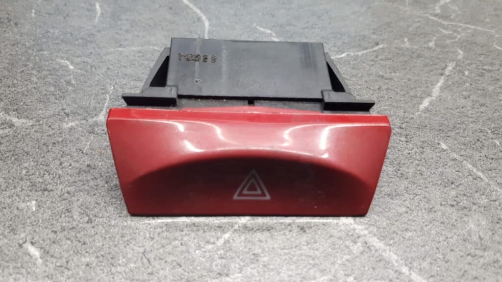 Przelacznik swiatel awaryjnych fiat stilo