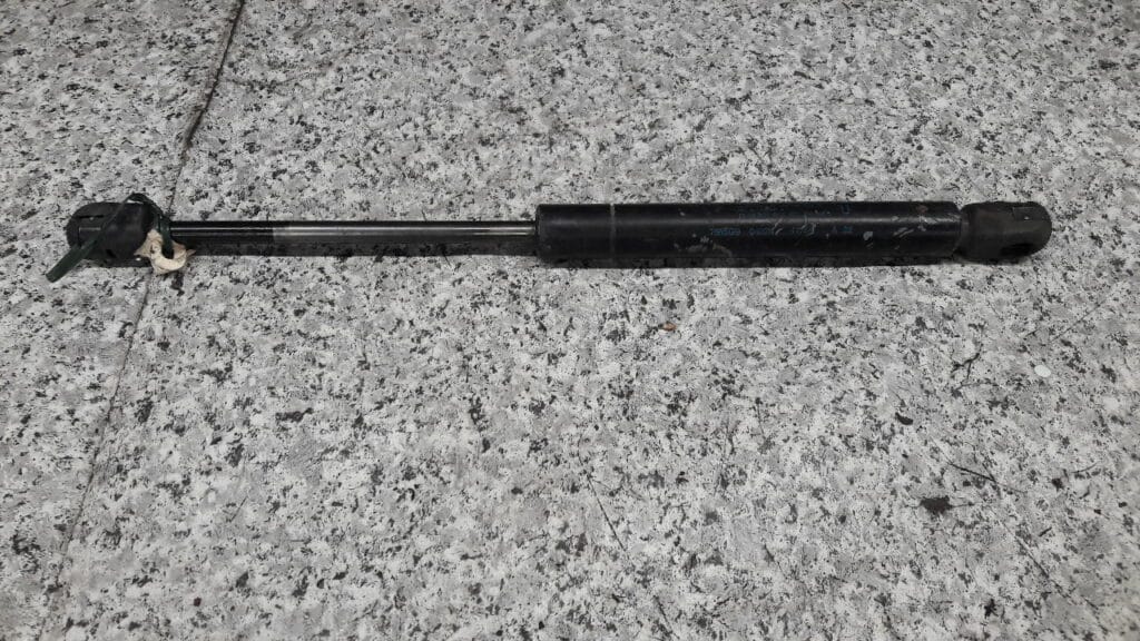844302F000 silownik klapy nissan primera p11 99r