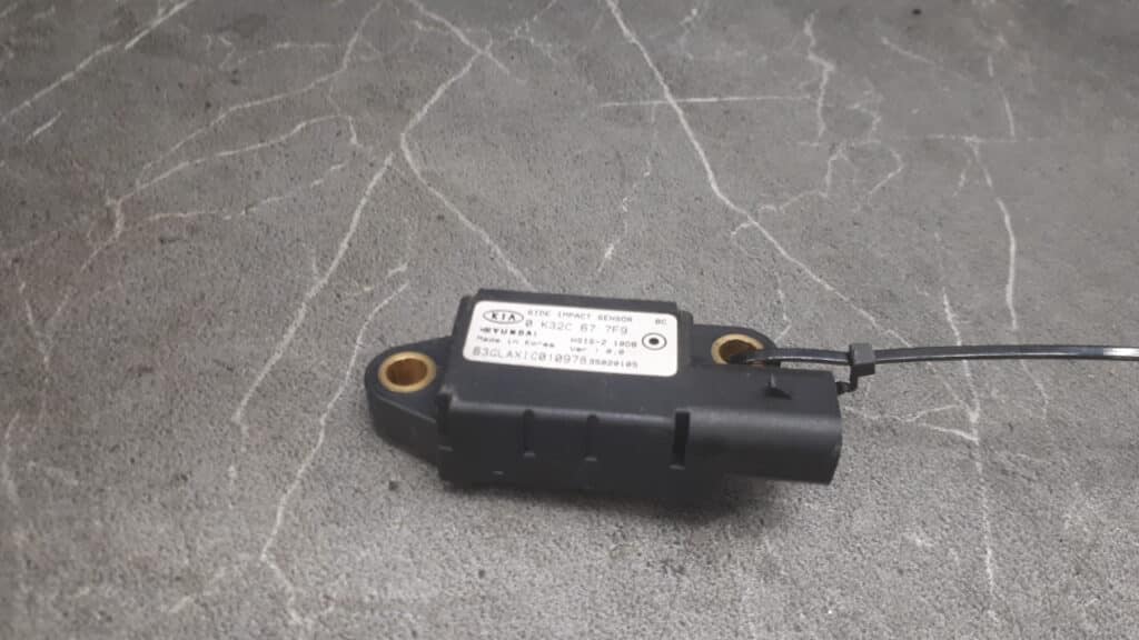 0k32c677f9 Czujnik Uderzenia Bocznego Sensor Kia Rio I 1