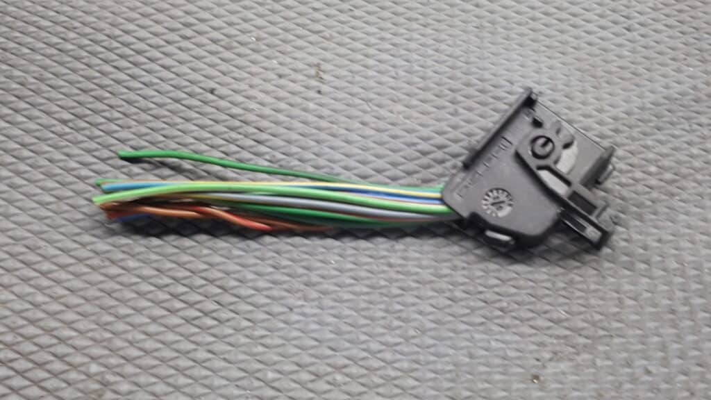0375450228 kostka gniazda 3pin mercedes