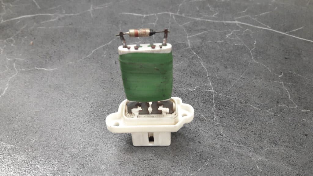 1R12KR29K Rezystor nawiewu Ford Fista MK7