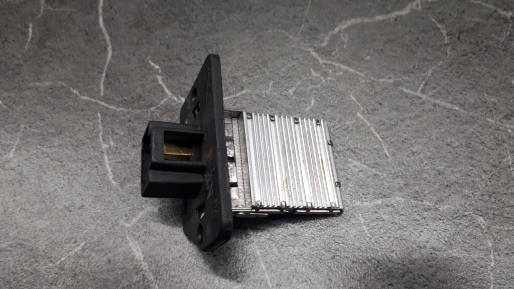 rezystor opornica hyundai l30