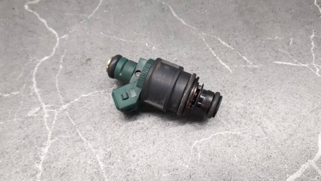 9454710 Wtryskiwacz Volvo V40 S40 1.6 16v 95-01r