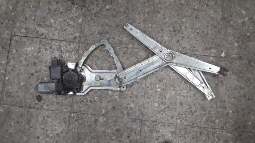990683-200 mechanizm szyby prawy przod opel astra g coupe