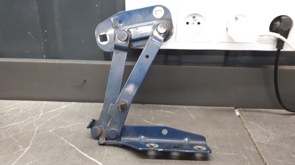 zawias maski prawy fiat scudo 220P 00R
