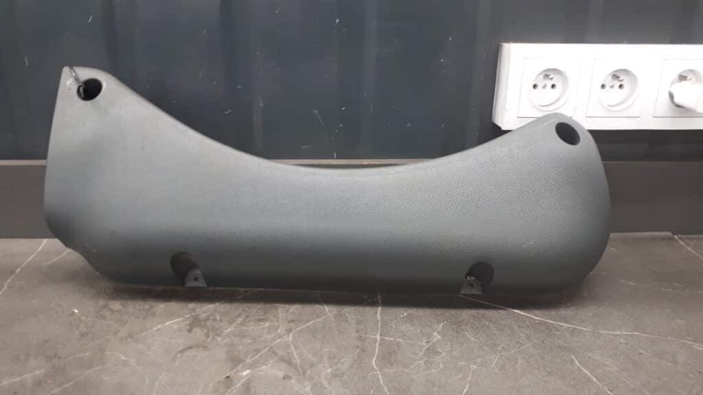 7700304758 oslona drzwi lewy przod Renault kangoo I 98r