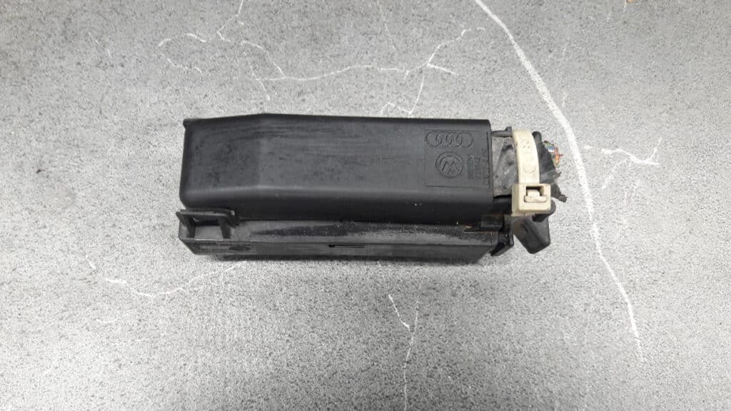 1j0906380b kostka wtyczka plaska audi Q7