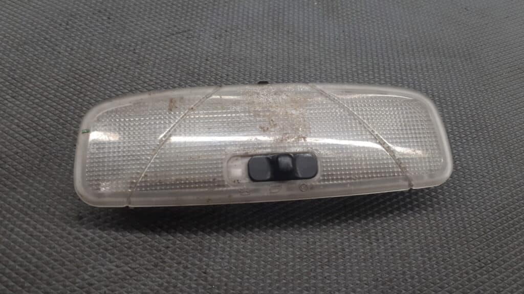 xs41-13776-aa oswiatlenie kabiny ford fokus mk1