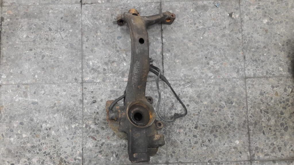 zwrotnica prawy przod audi a6 c5 2.4b