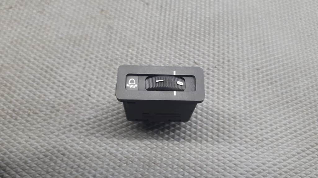 1391849 przelacznik swiatel bmw e34