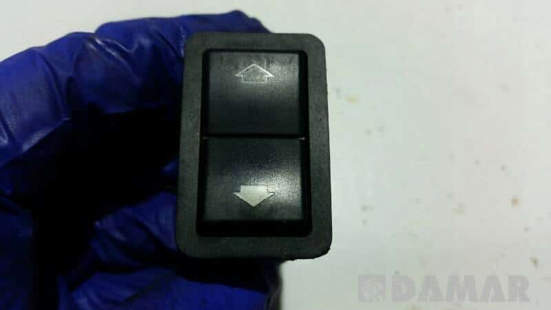 8368974 przelacznik szyby BMW E38 E39 01R