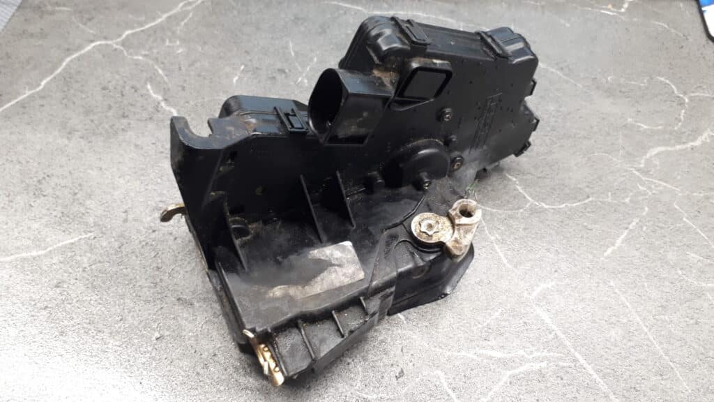 7011245 zamek drzwi lewy tyl bmw e46 touring