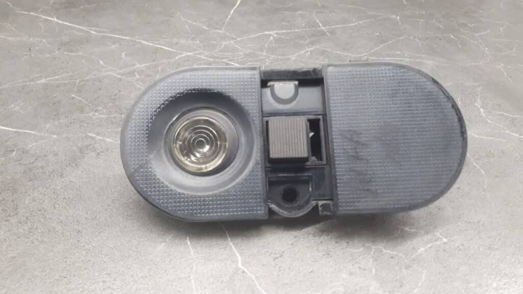 0845001 oswietlenie kabiny alfa romeo 164