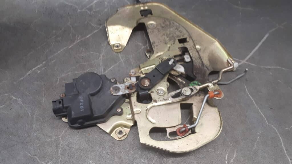 2f28y Mechanizm Zamek Drzwi Lewy Tyl Kia Carnival 99r