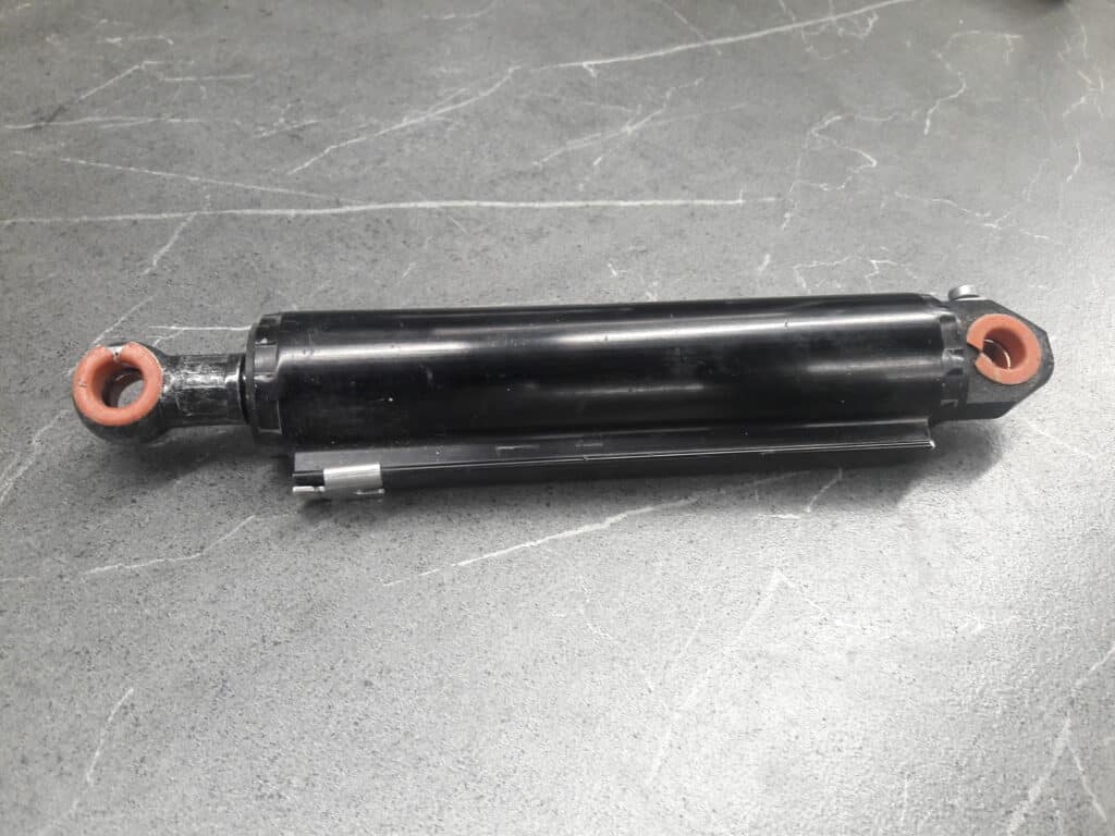 Silownik dachu BMW E93