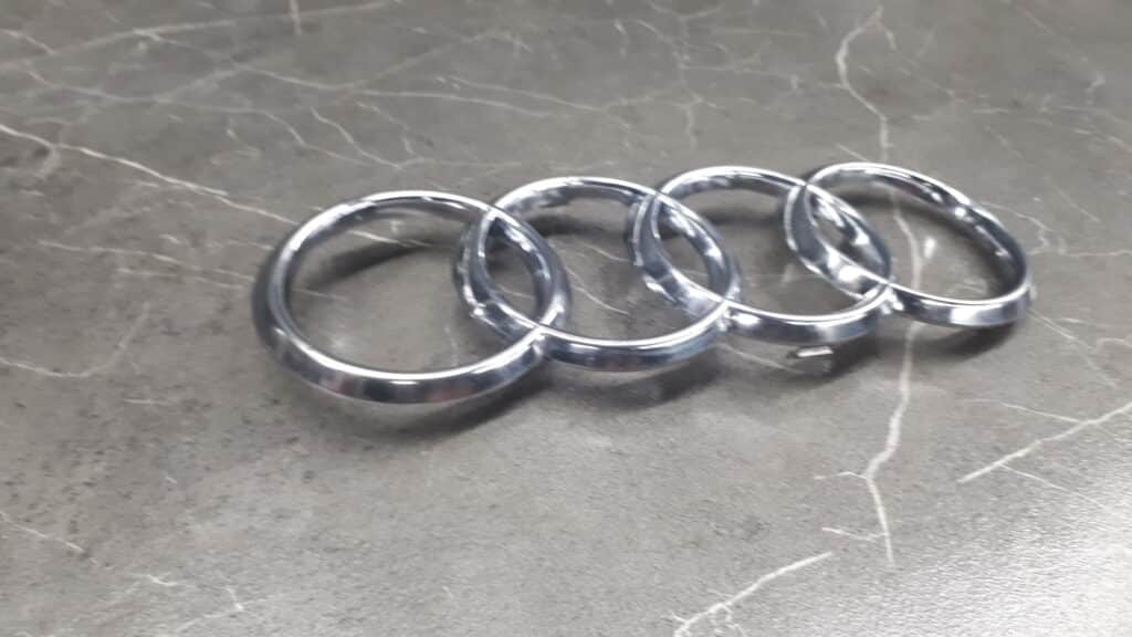 8j0853605 emblemat logo zderzak przod audi a3