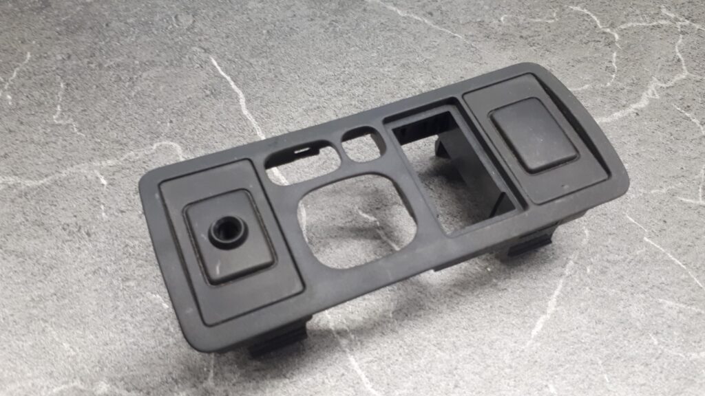 777669 ramka przelacznikow toyota avensis t25