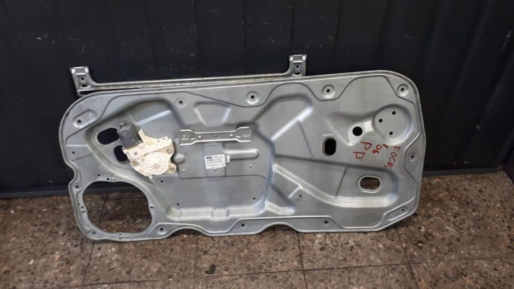 4M51B203A28BE podnosnik szyby prawy przod ford focus II