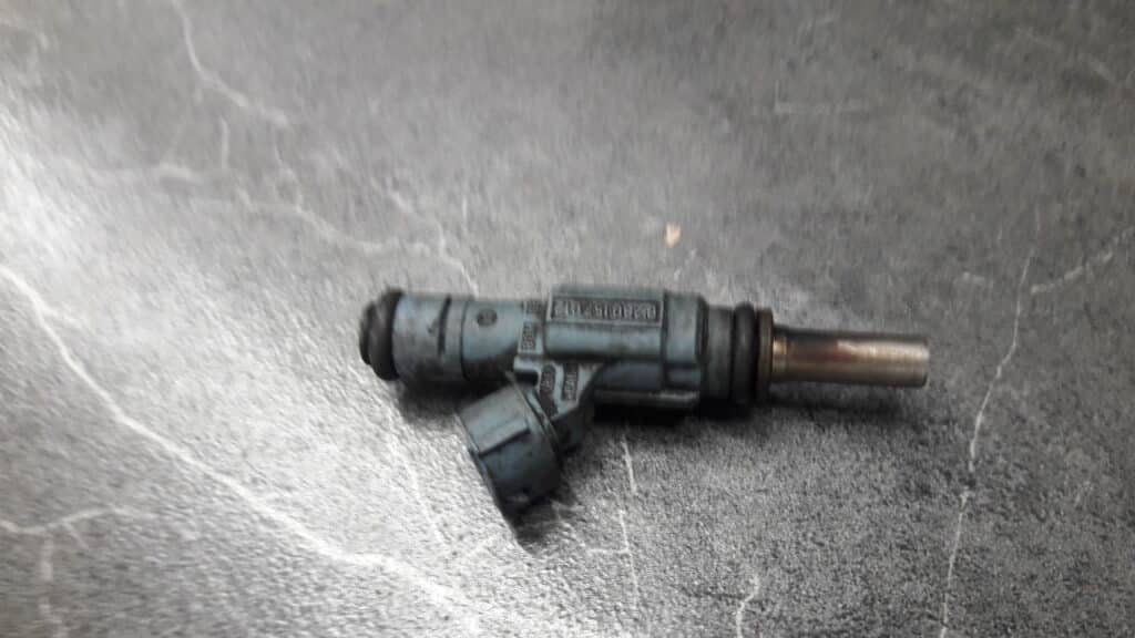 0280157012 wtryskiwacz AUDI TT 3.2FSI