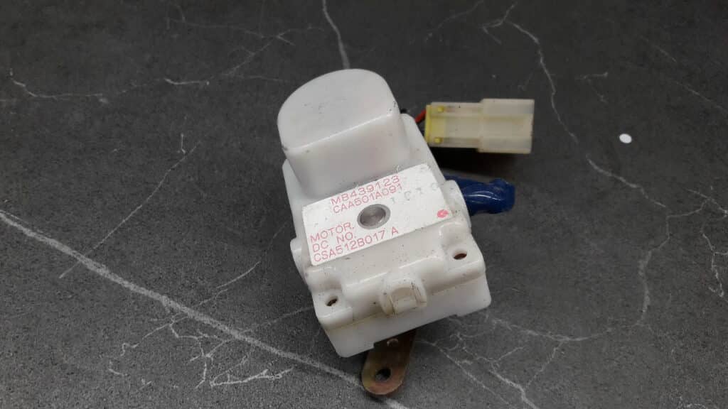 mb439123 silniczek nagrzewnicy mitsubishi sigma