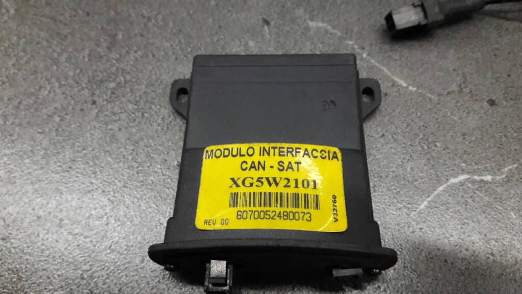 XG5W2101 modul interfejs  CANS-SAT BMW E60 E61