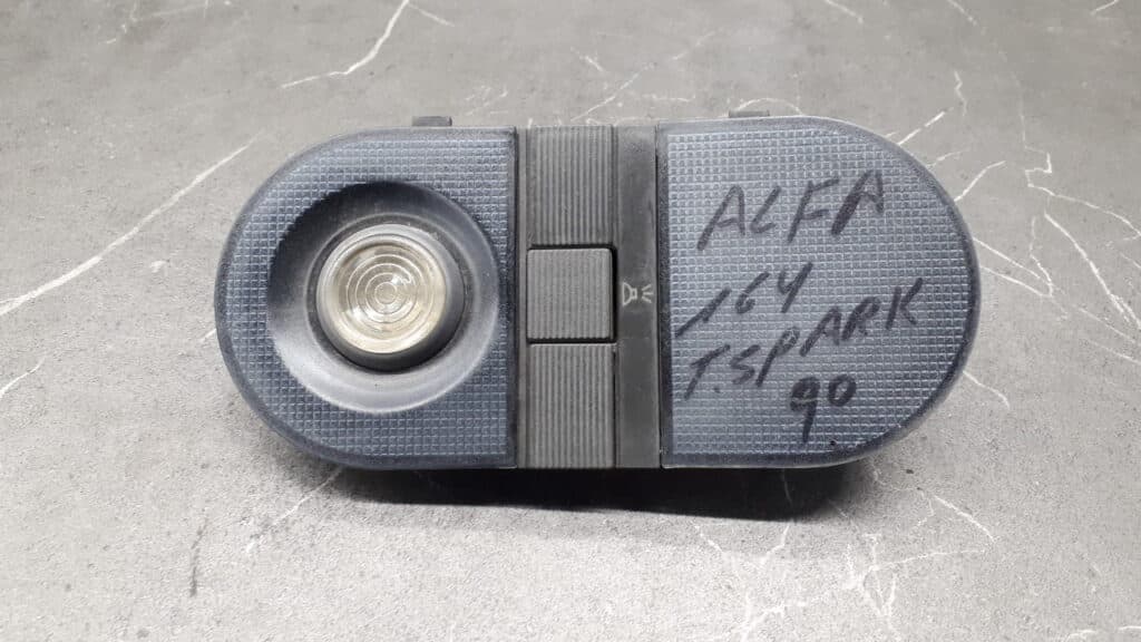 0845001 OSWIETLENIE KABINY ALFA ROMEO 164