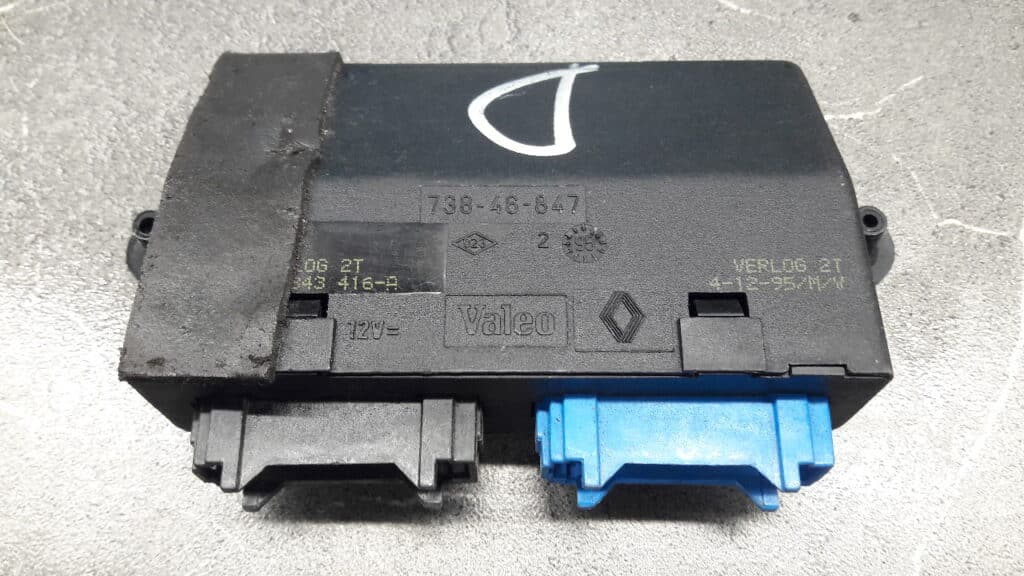 73846847 Komputer sterownik swiatel Renault Laguna I