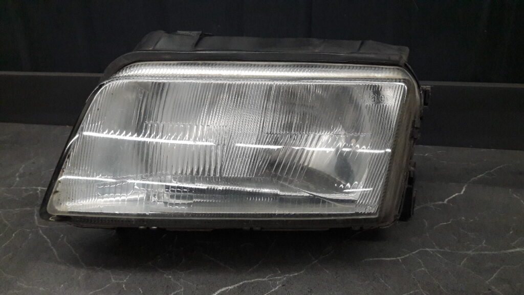 8D0941003A Reflektor lewy przod europa audi a4 b5 valo