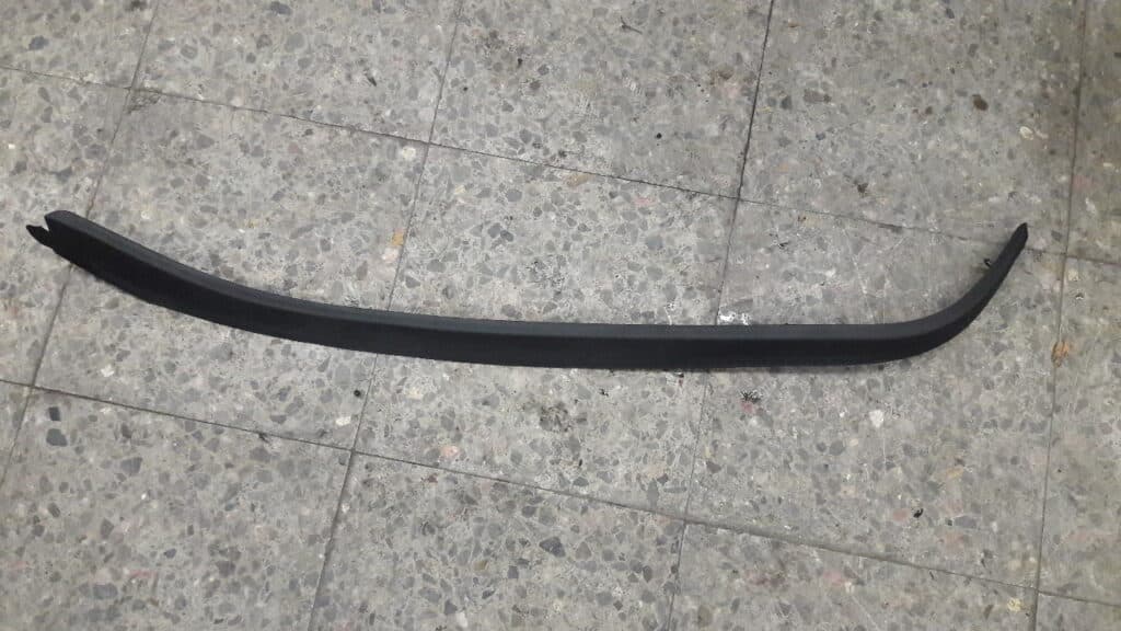 1k6839373c listwa oslona drzwi lewy tyl golf v