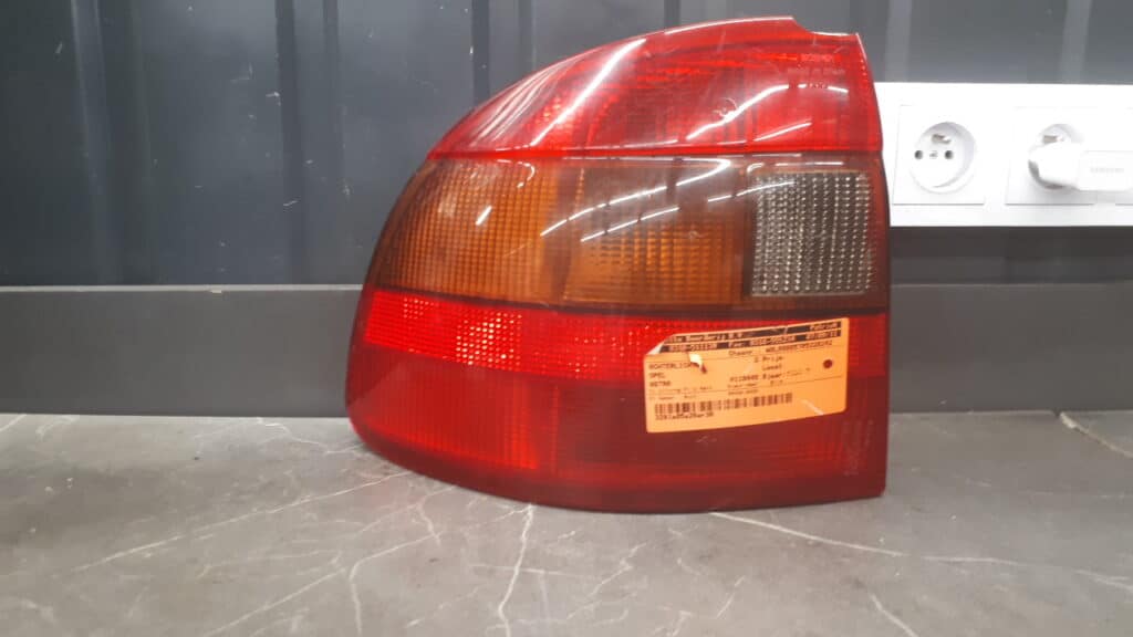 lampa lewa opel astra F