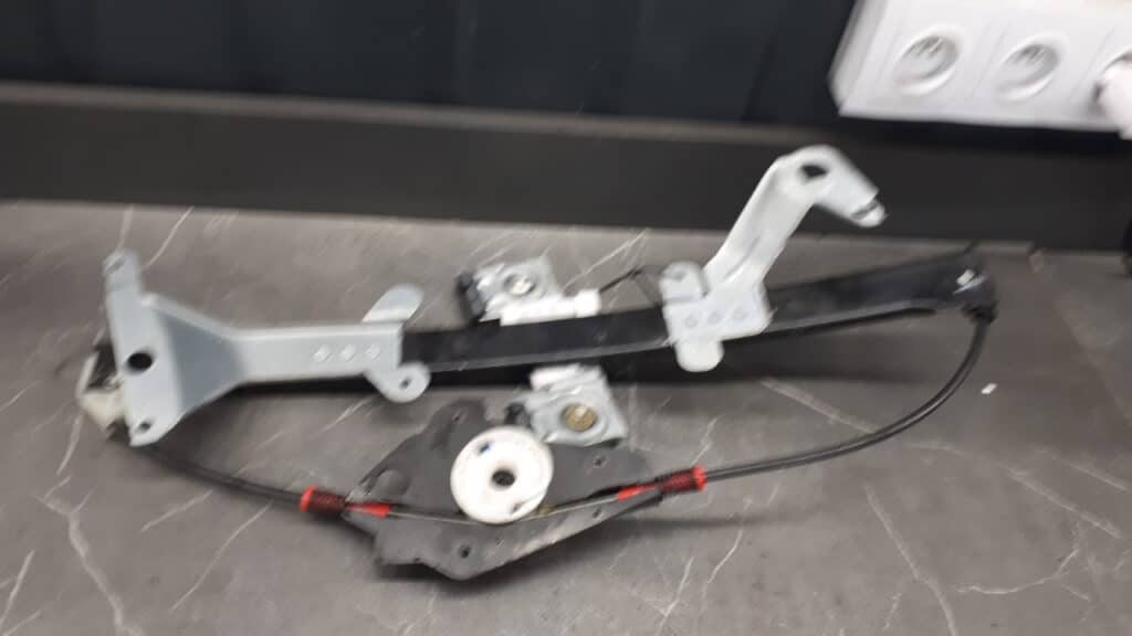 2n11n23200 mechanizm szyby prawy przod Ford Fusion