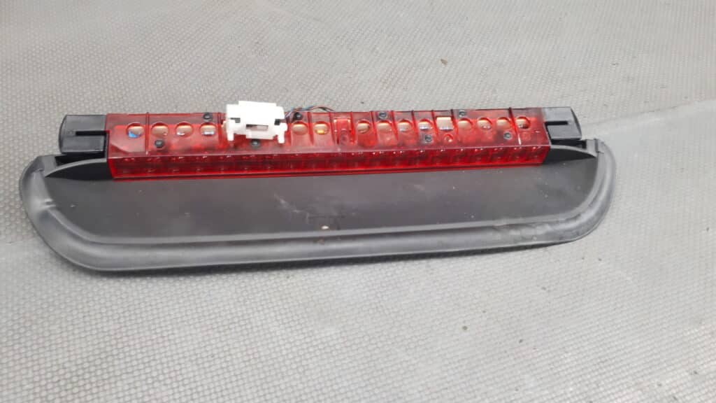 168644 Trzecie swiatlo stop BMW E90