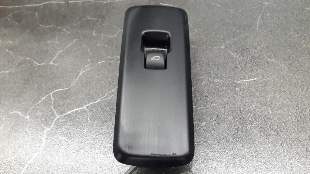 ah22240a40cbw panel przelacznik szyby land rover 4