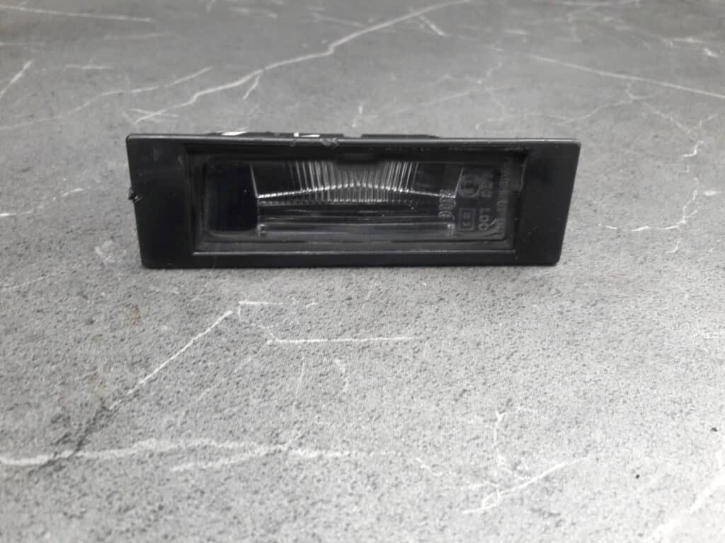 6913913 podswietlenie tablicy bmw seria 4 f63