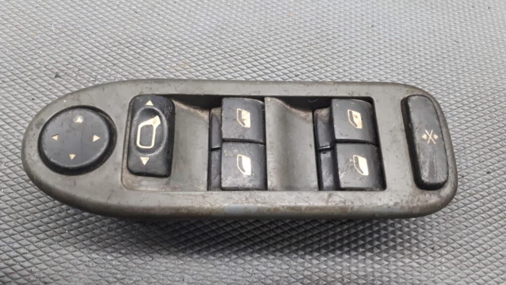 53269700 panel szyb peugeot 307 citroen 07