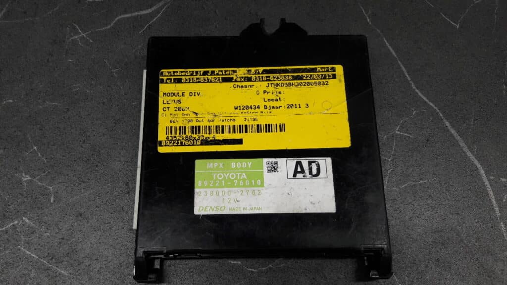 89221-76010 modul sterownik lexus ct200h